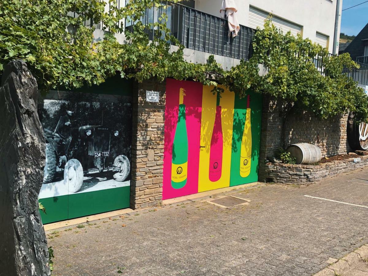 Weingut-Aparthotel Olinger Mehring  Exterior foto